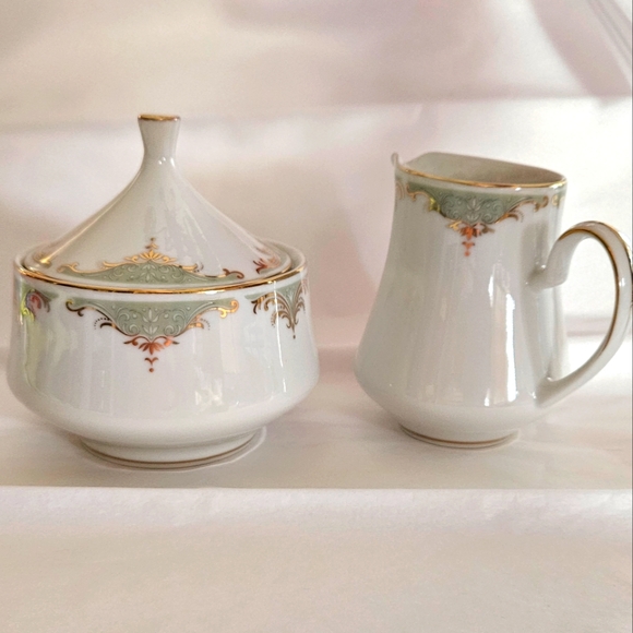 "Valhala" covered cream and sugar by Mikasa. - Picture 2 of 12